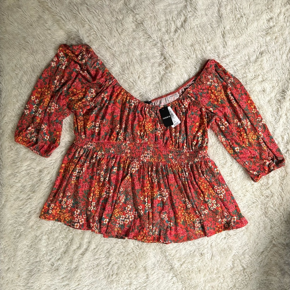 NWT Floral Flowy Crop Top